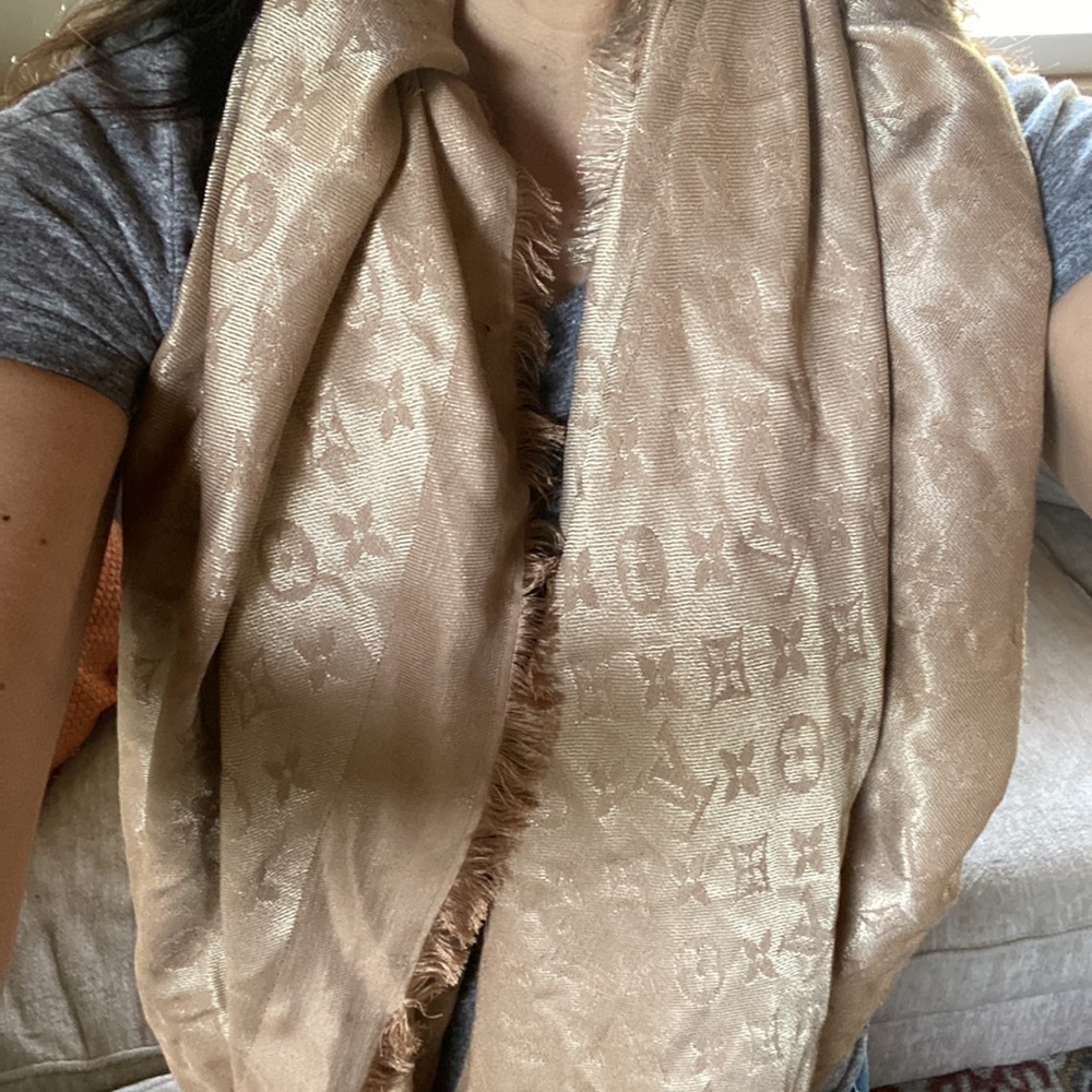 Louis Vuitton silk pashmina - Picture 3 of 7
